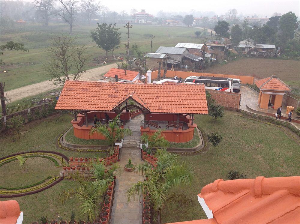 Hotel Landmark Forest Park Sauraha Exterior foto