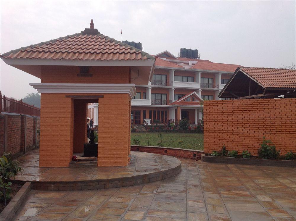 Hotel Landmark Forest Park Sauraha Exterior foto