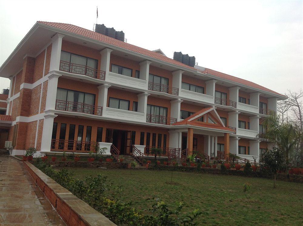 Hotel Landmark Forest Park Sauraha Exterior foto