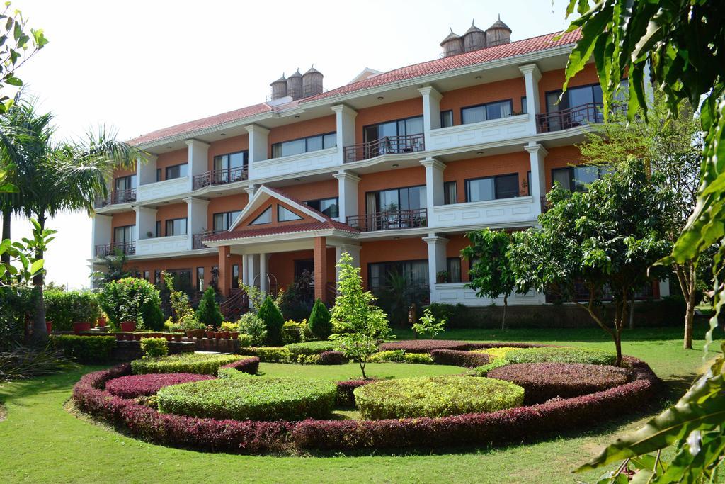 Hotel Landmark Forest Park Sauraha Exterior foto