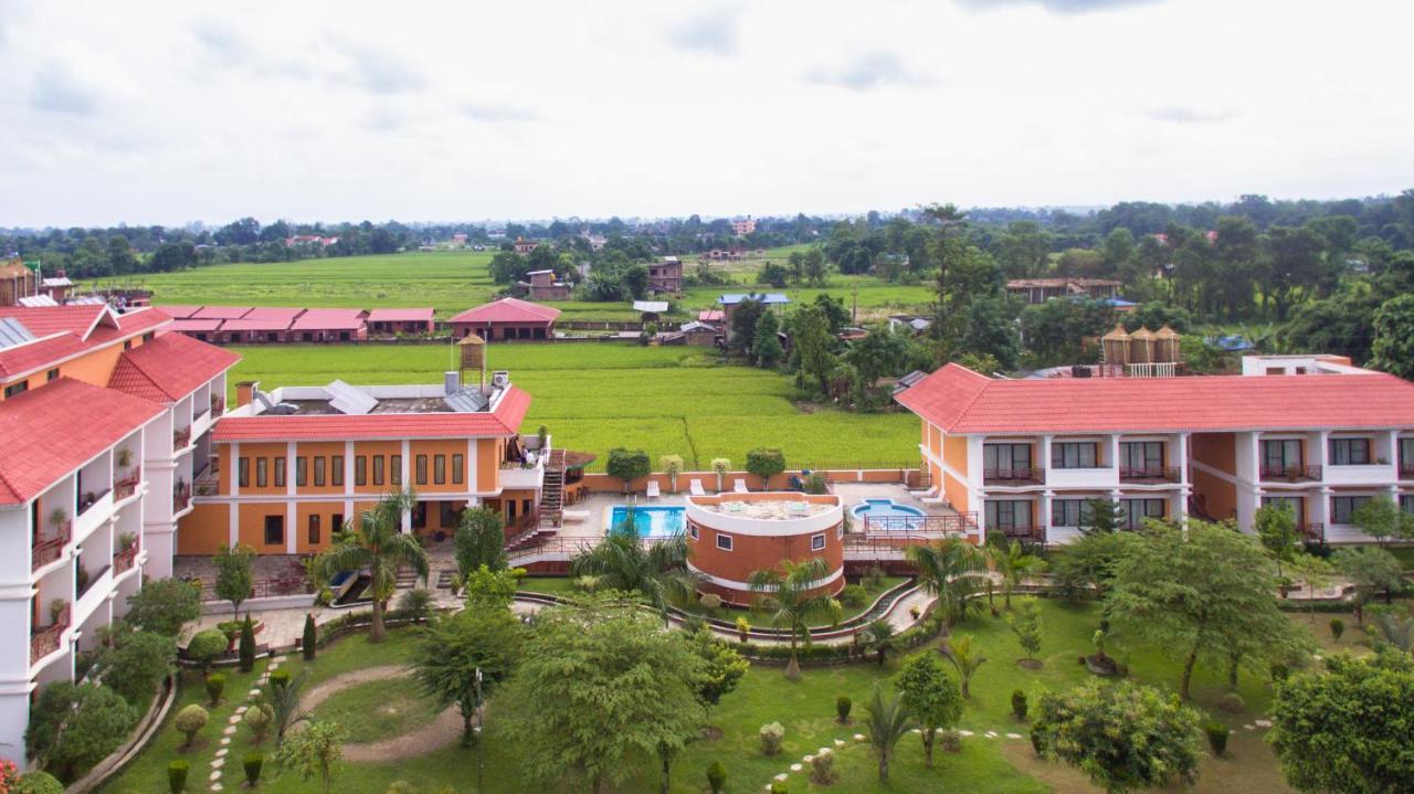 Hotel Landmark Forest Park Sauraha Exterior foto